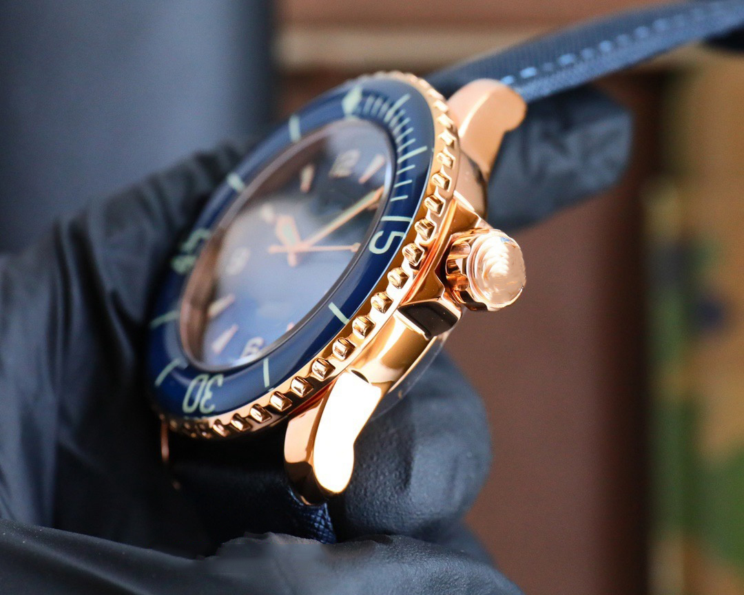 Customized watch, 42mm, sapphi – обзор и цена Canvas Strap Watch