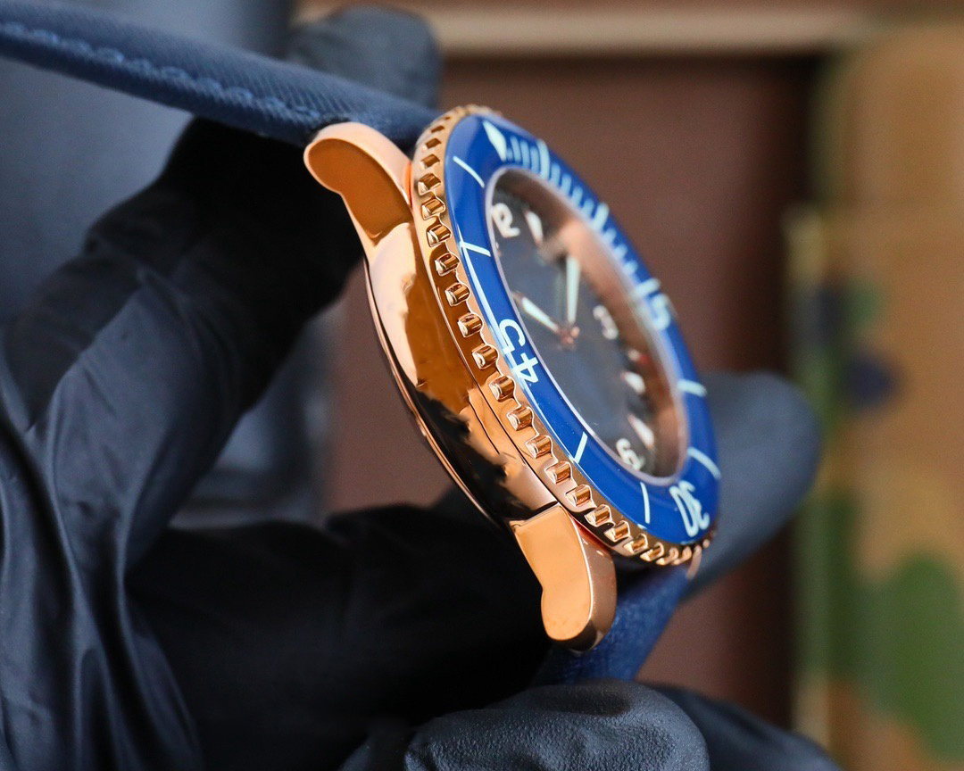 Customized watch, 42mm, sapphi – обзор и цена Canvas Strap Watch